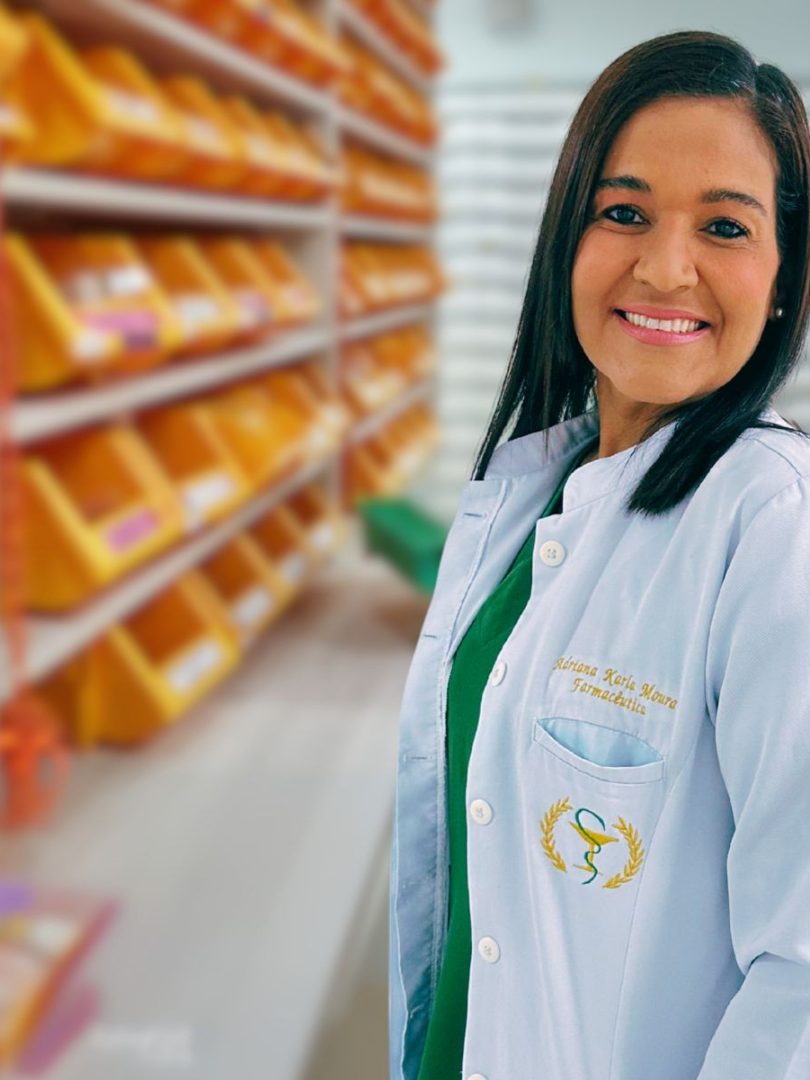 Drª. Adriana Karla atuan no cuidado a pacientes pediátricos.